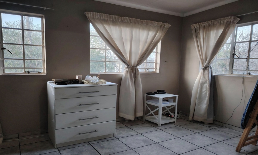 3 Bedroom Property for Sale in Kiepersol Free State